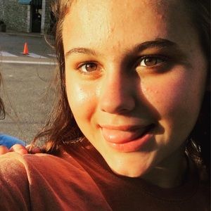 Meet your Posher, Elaina